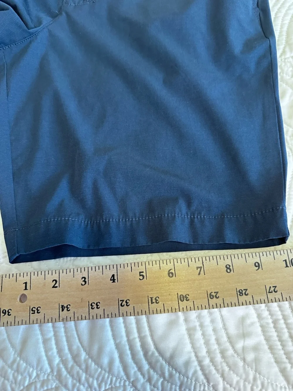 Banana Republic Men's Navy Flat-Front Performance Shorts Sz. 36 Elastic in Back